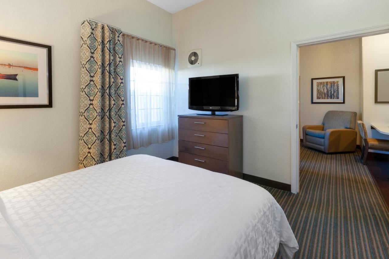 Hotel Candlewood Suites-west Springfield By Ihg 2*