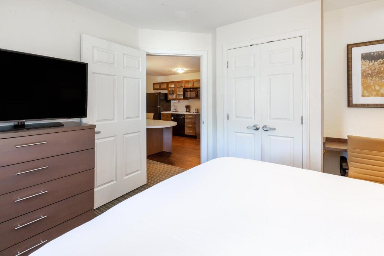 Hotel Candlewood Suites-west Springfield By Ihg West Springfield