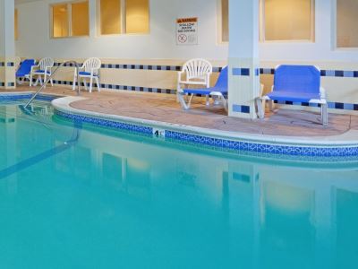 Candlewood Suites-west Springfield By Ihg 2* West Springfield